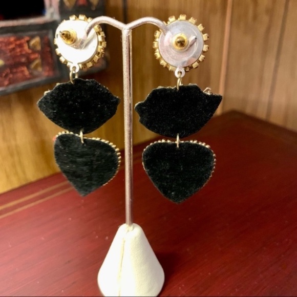 Beaded Evil Eye Heart Link Dangle Earrings in Black and Gold - Picture 4 of 4